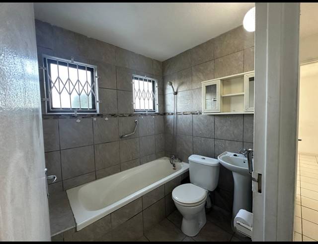 2 BEDROOM APARTMENT FOR SALE IN BLUFF